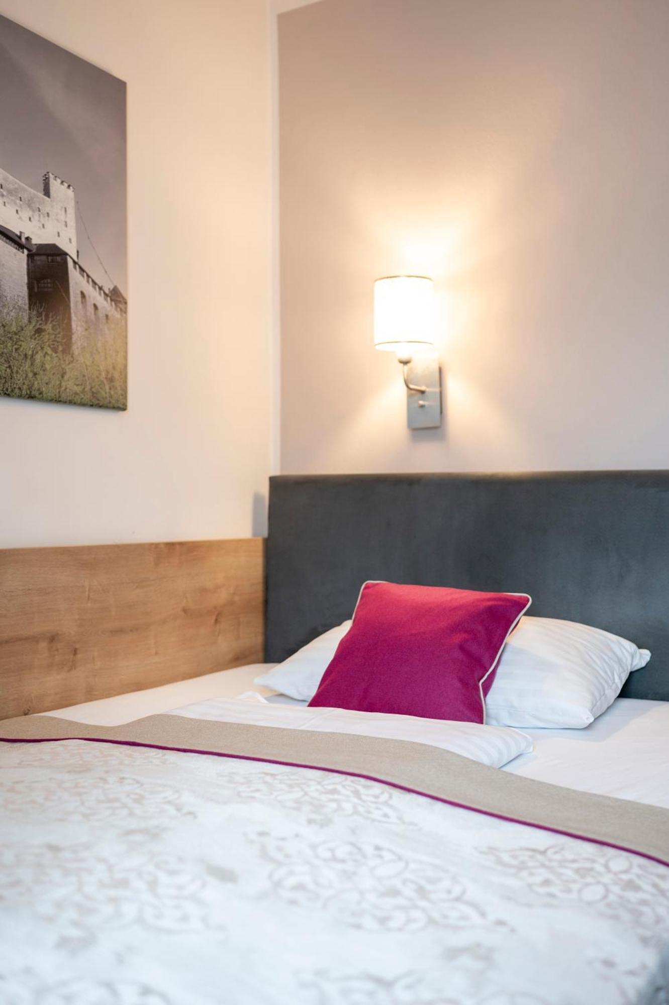 Hotel Junior By Max 70 Salzburg Ngoại thất bức ảnh