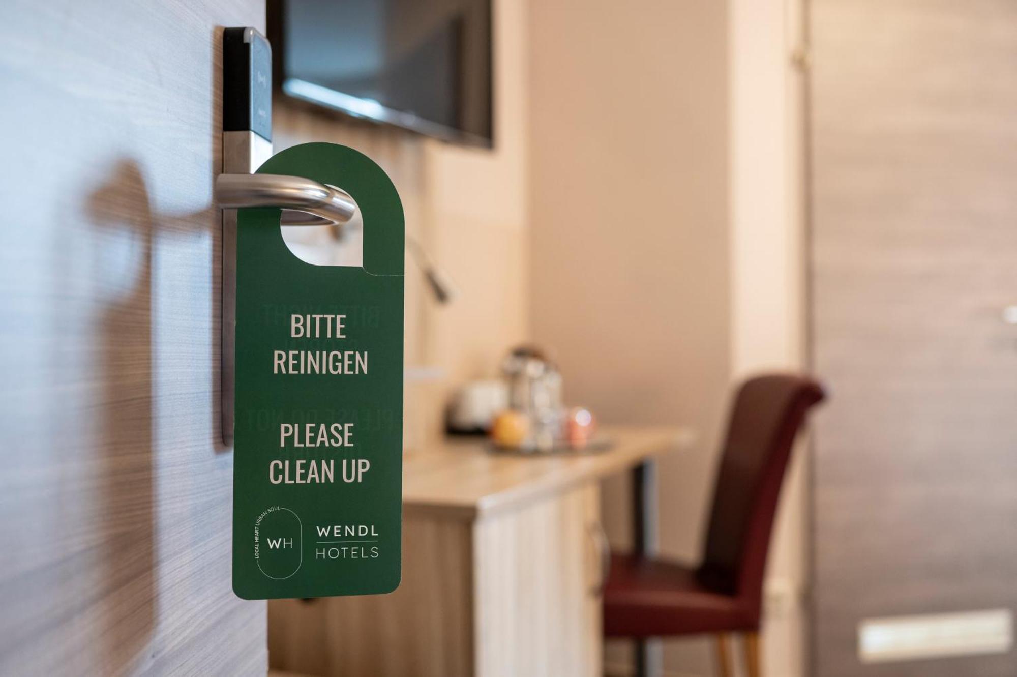 Hotel Junior By Max 70 Salzburg Ngoại thất bức ảnh