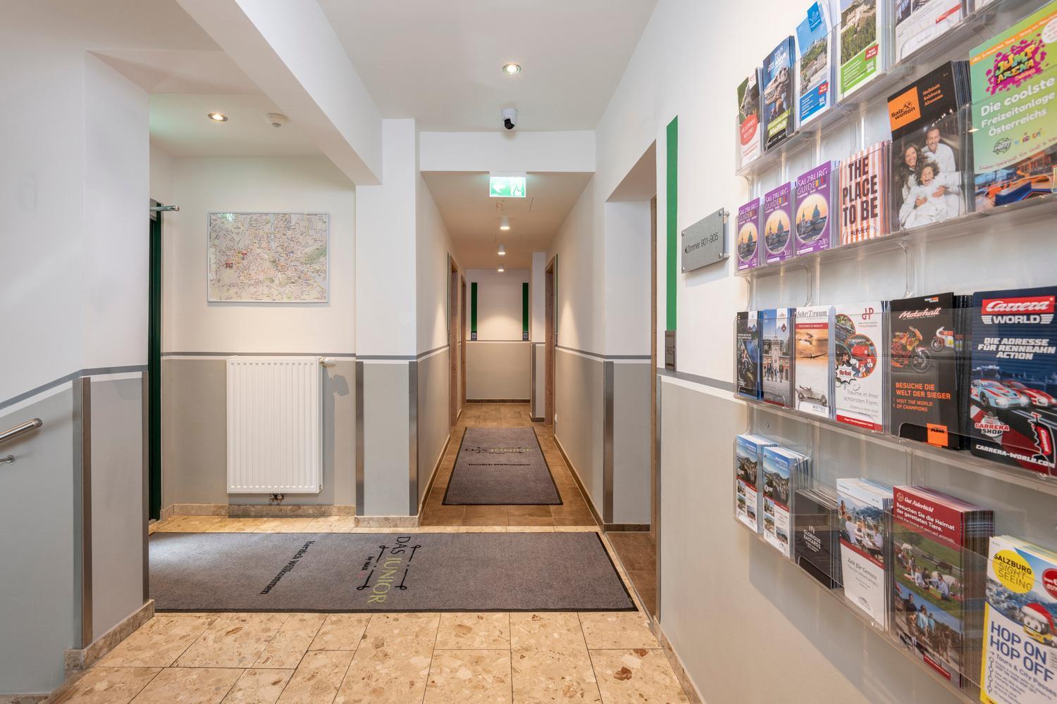 Hotel Junior By Max 70 Salzburg Ngoại thất bức ảnh