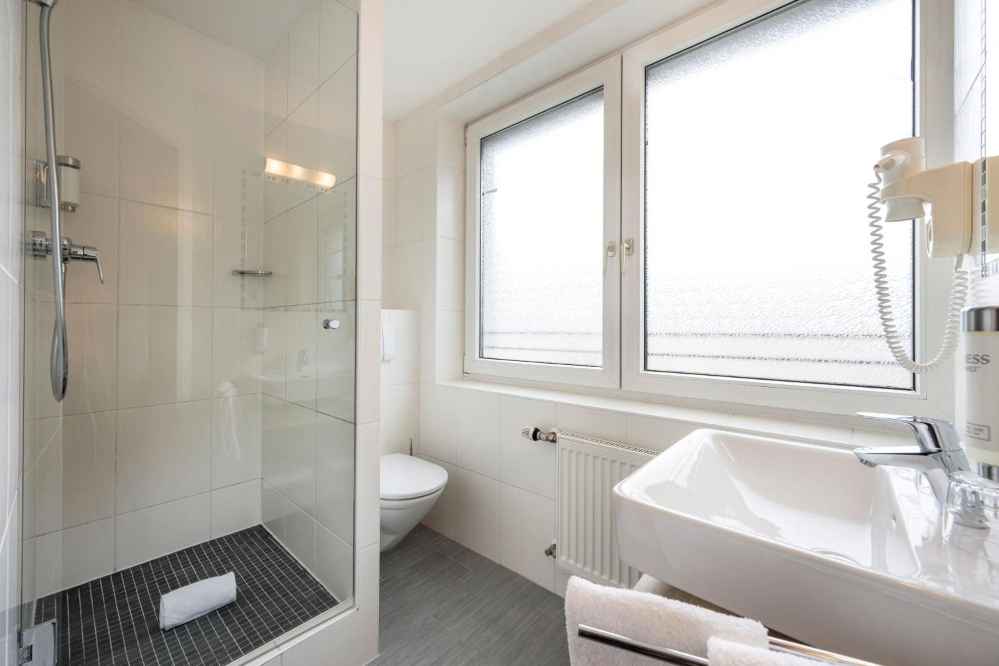 Hotel Junior By Max 70 Salzburg Ngoại thất bức ảnh