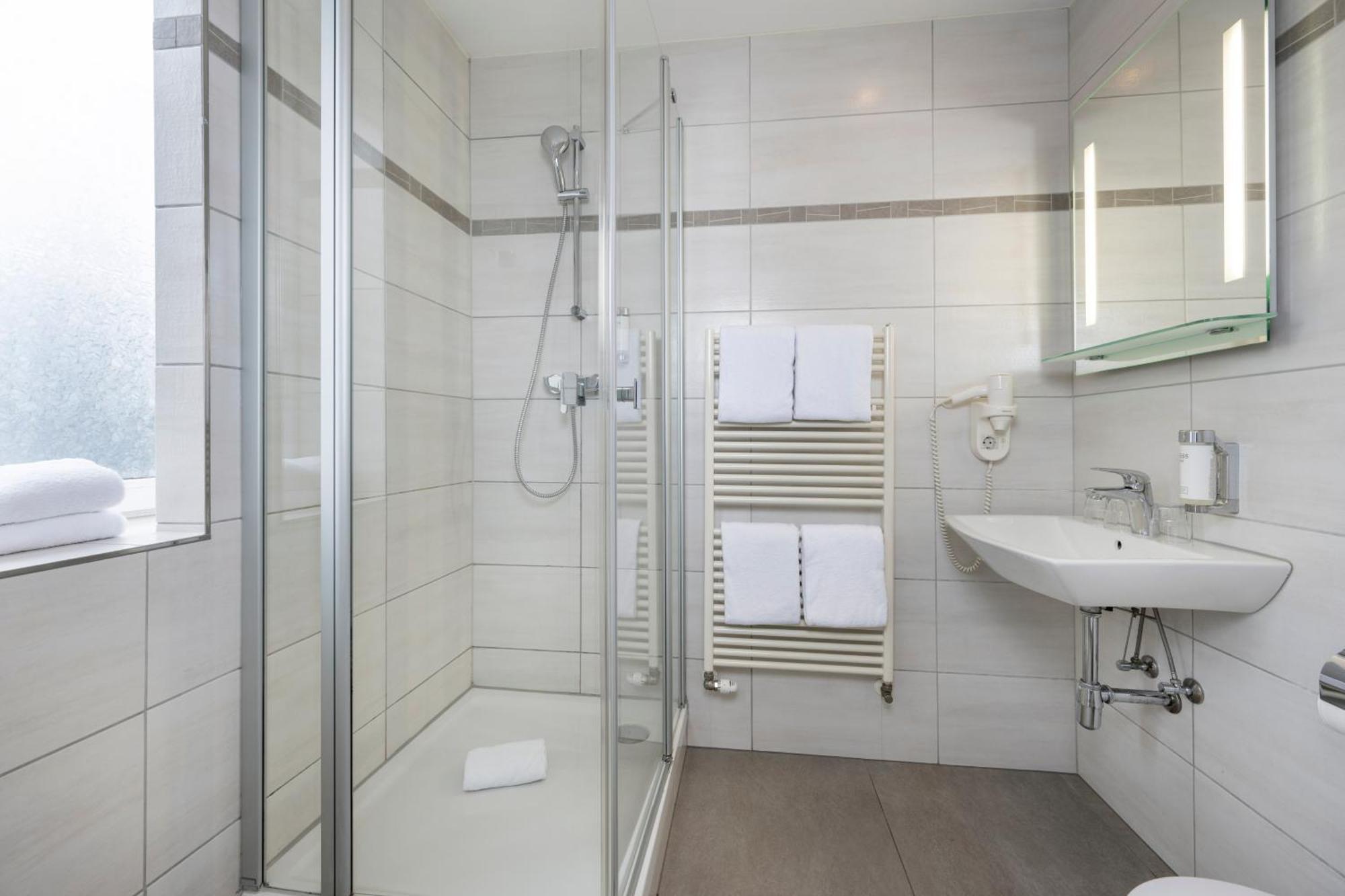 Hotel Junior By Max 70 Salzburg Ngoại thất bức ảnh
