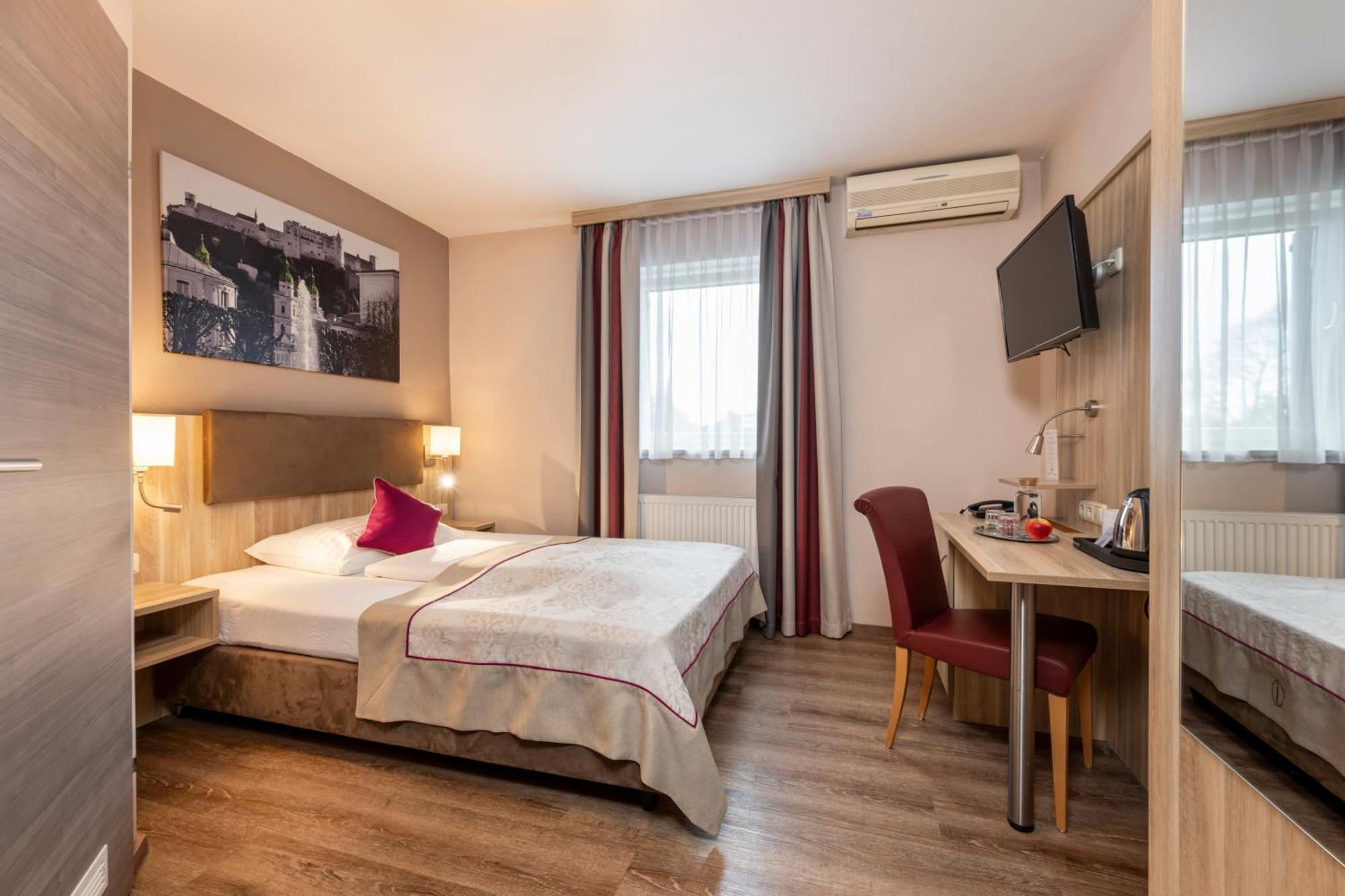 Hotel Junior By Max 70 Salzburg Ngoại thất bức ảnh
